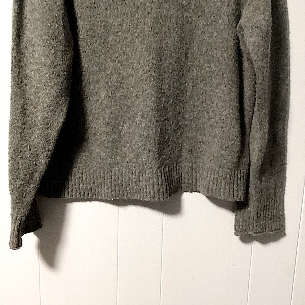 Women’s American Eagle ‘Whoa So Soft’ Gray Crew neck sweater Size Medium SO SOFT - Picture 7 of 14